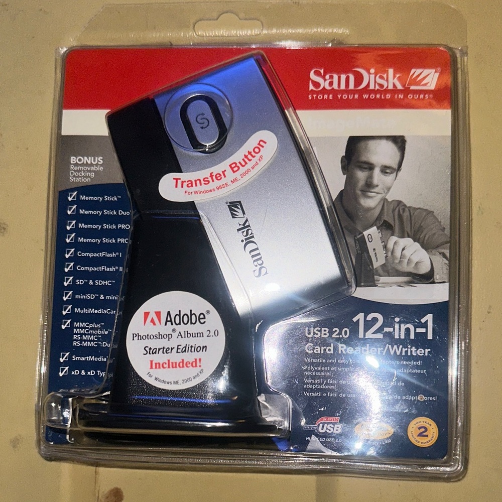 SanDisk USB 2.0 12-in-1 Card Reader/Writer